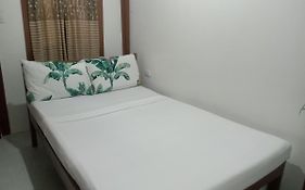 Vincent Lloyd'S Guestroom